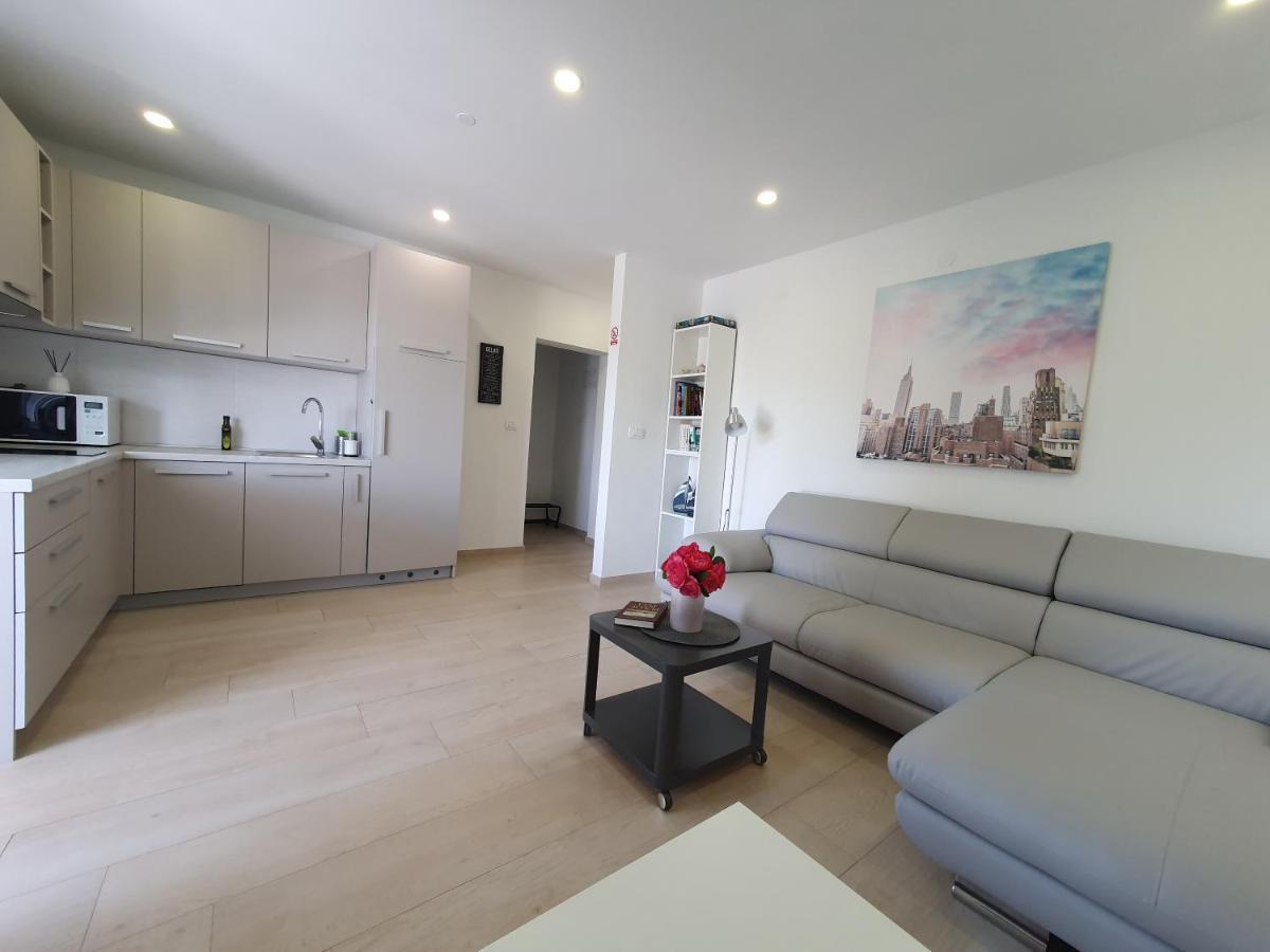Apartmani Melanie 포레치 외부 사진