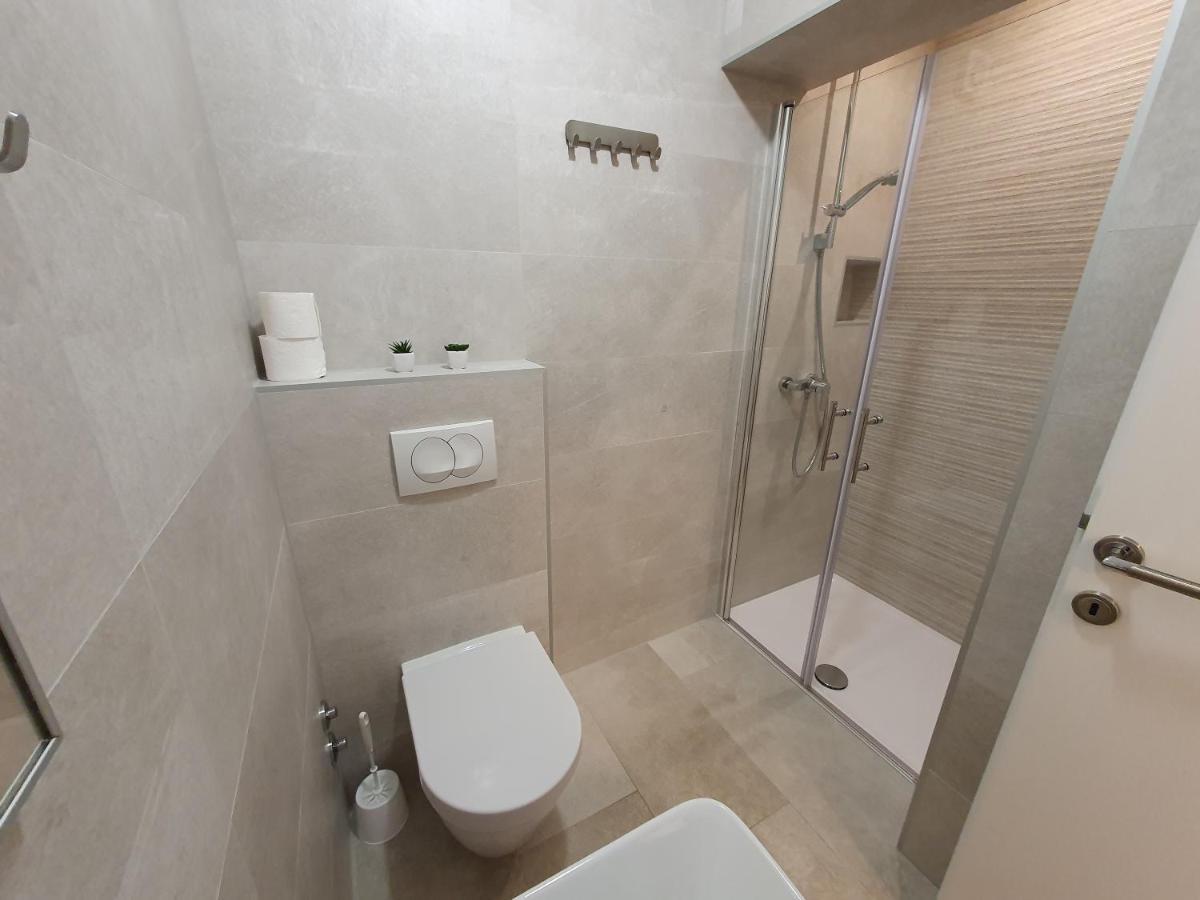 Apartmani Melanie 포레치 외부 사진